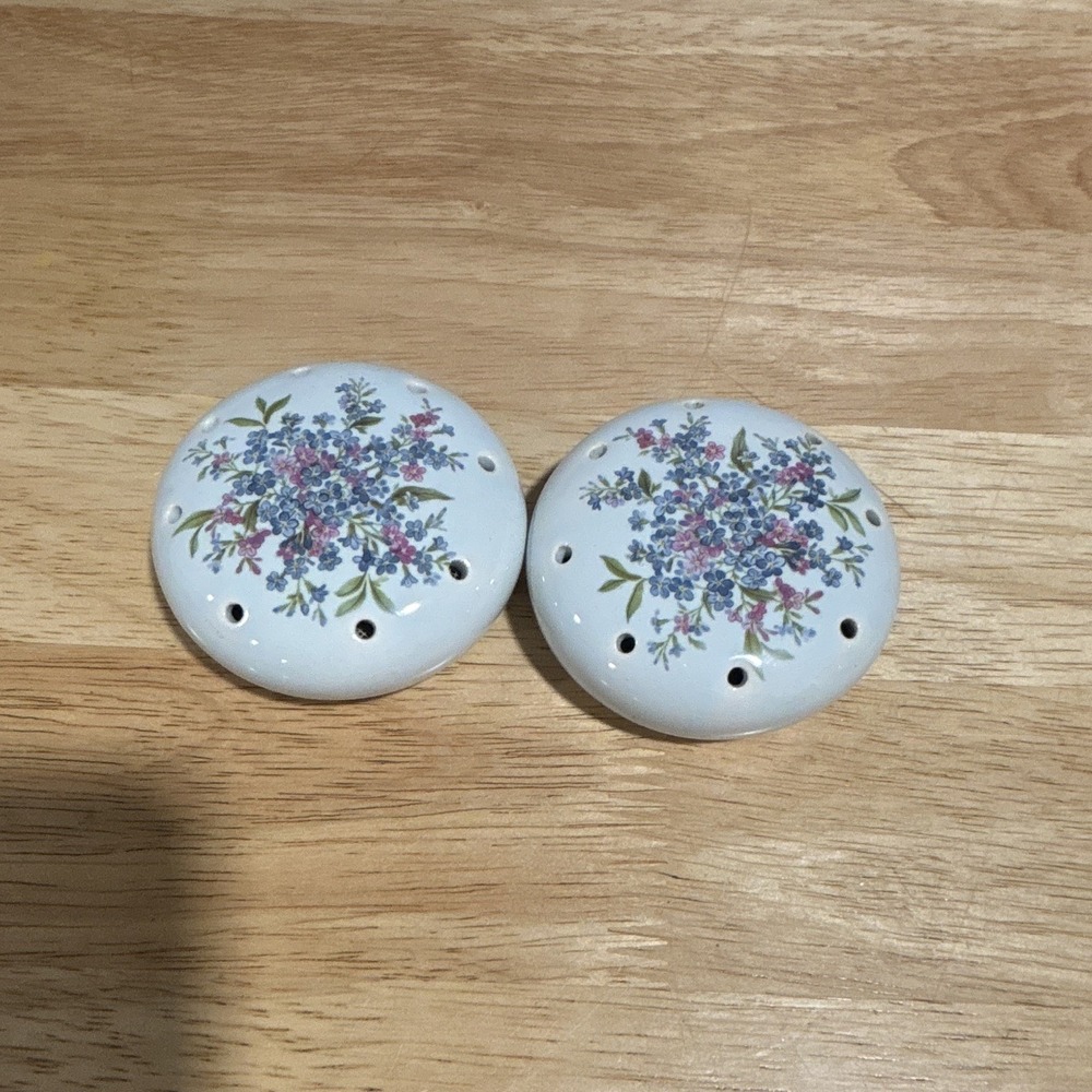 Vintage Ye Olde Ceramic Pomander Flower Holder Made In England
